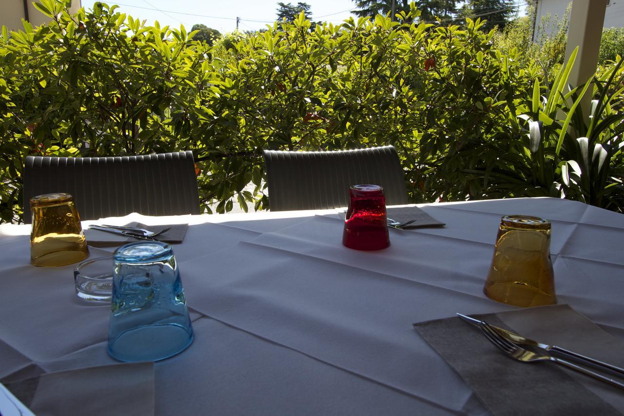 Albergo Tavernetta Castelnuovo del Garda Exterior foto
